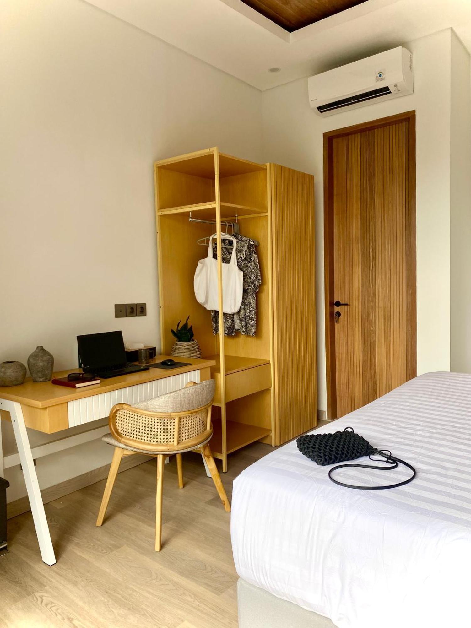 Casa Di Elle, Your Finest Berawa Hideaway, Brand New Rooftop Villa, Near Finns Club * Canggu