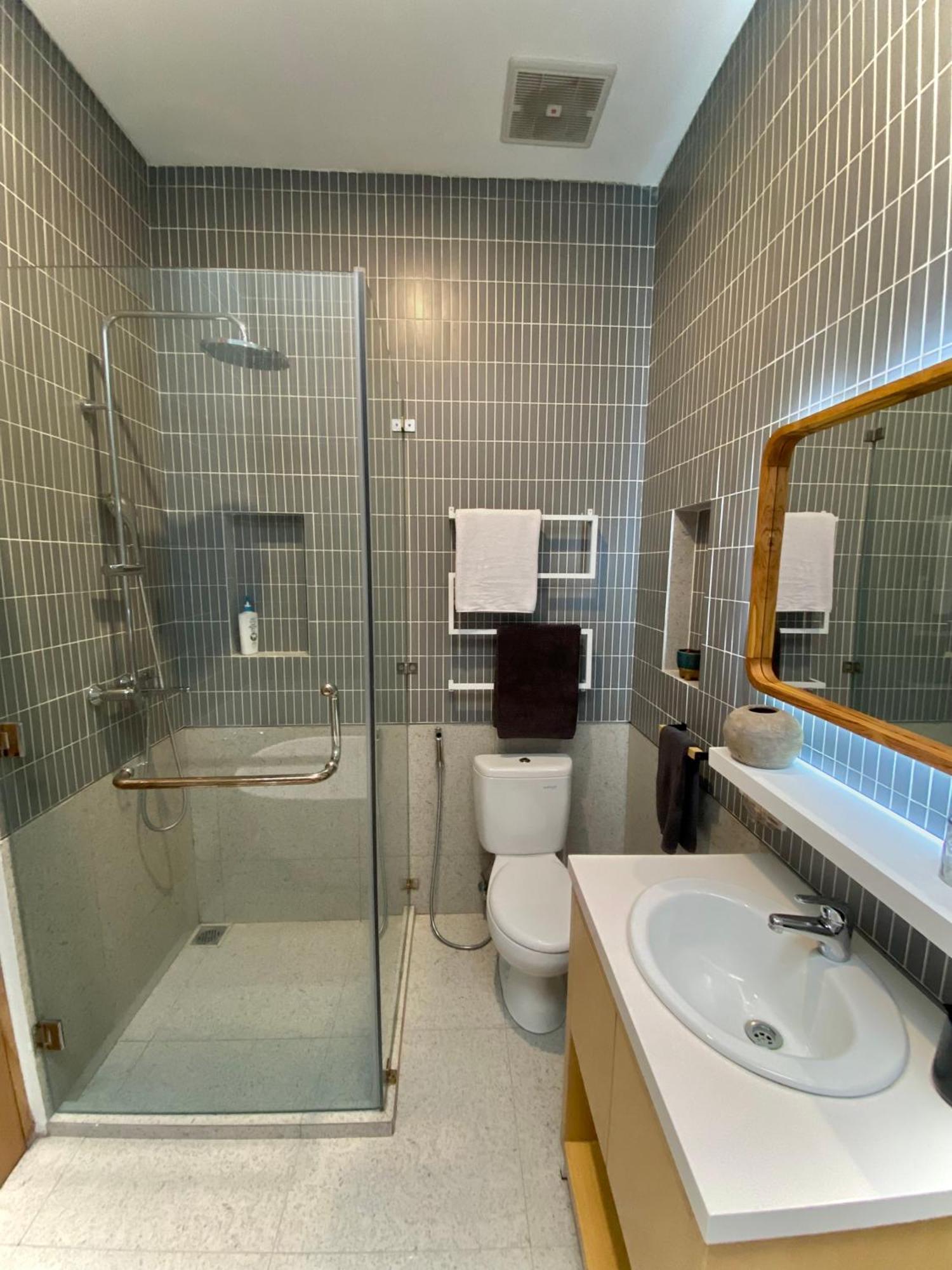 Casa Di Elle, Your Finest Berawa Hideaway, Brand New Rooftop Villa, Near Finns Club Villa Canggu
