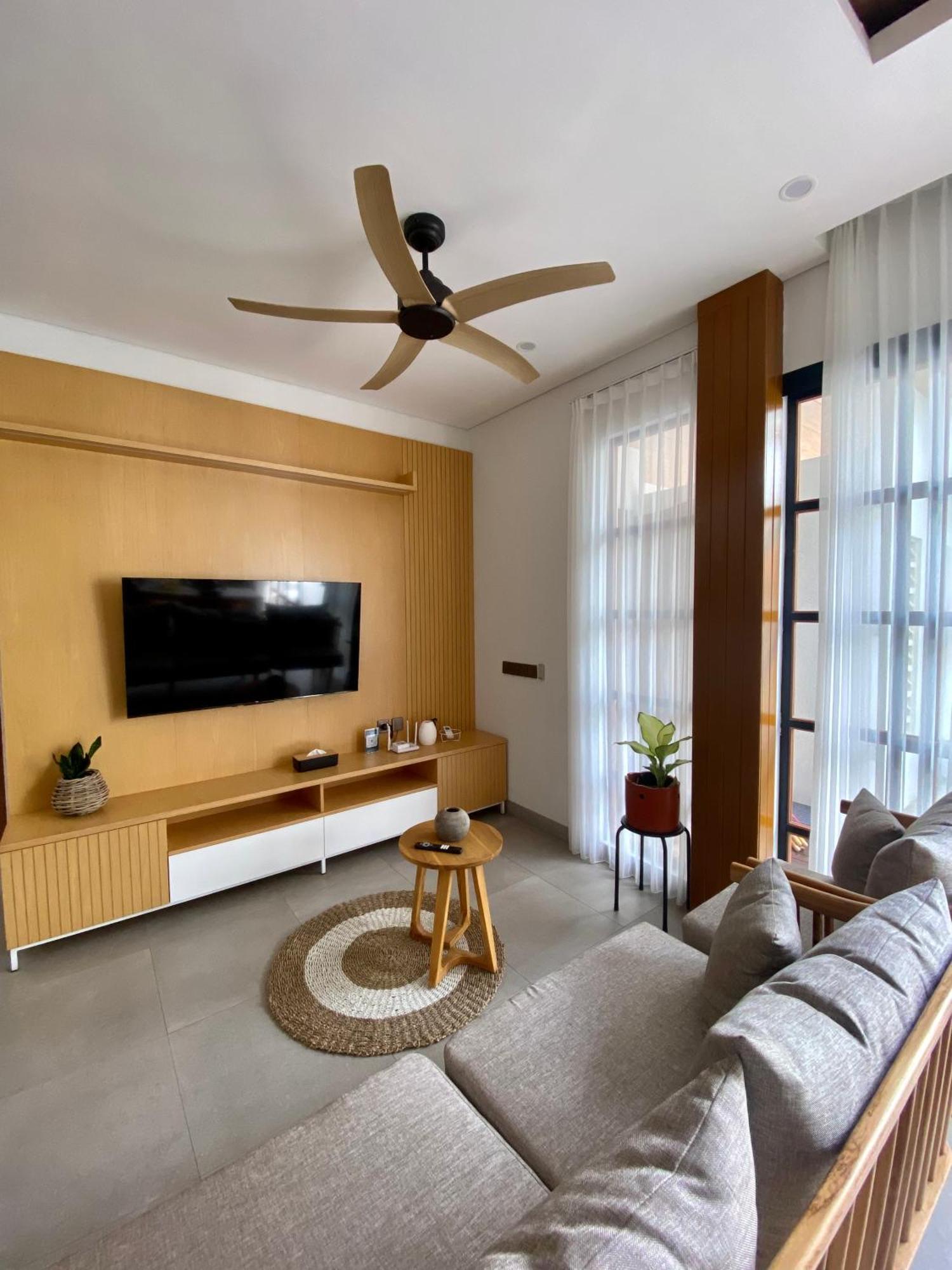 Casa Di Elle, Your Finest Berawa Hideaway, Brand New Rooftop Villa, Near Finns Club Villa